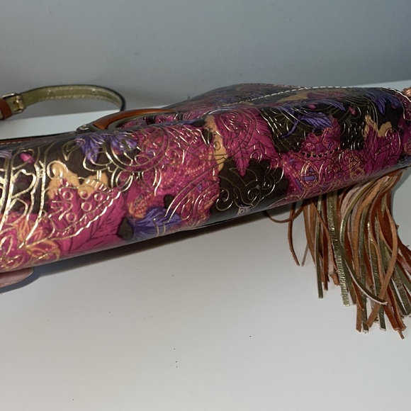 Beautiful Patricia Nash Gold embossed accordion crossbody bag - Picture 8 of 13